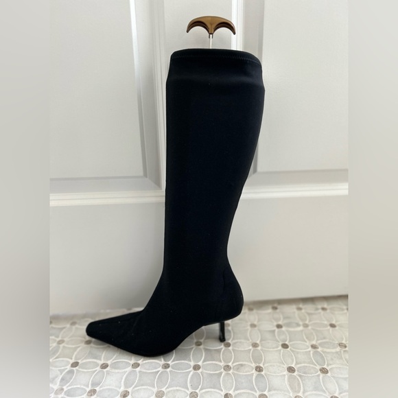 Stuart Weitzman Black Stretch Kitten Heeled Boots - Picture 1 of 4
